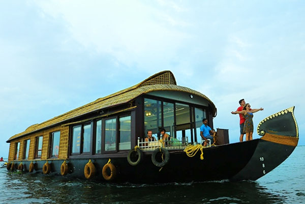 Luxury Houseboat